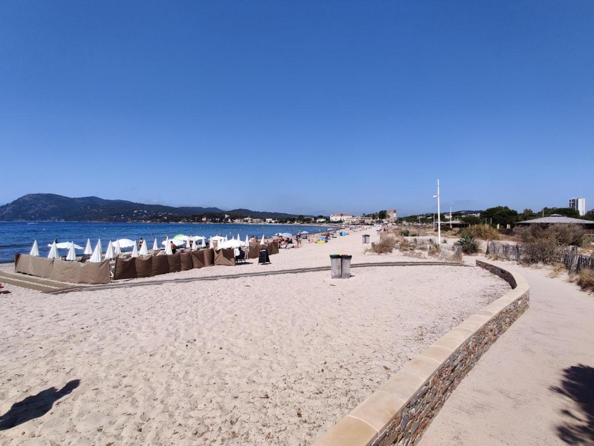 "L'Hippocampe", Climatise, 60 M2 , 2 Chambres, Tres Calme, Plage Des Sablettes Et Commerces A 3 Minutes A Pied, Wifi, Parking Gratuit, Lit King Size Ла-Сейн-сюр-Мер Экстерьер фото