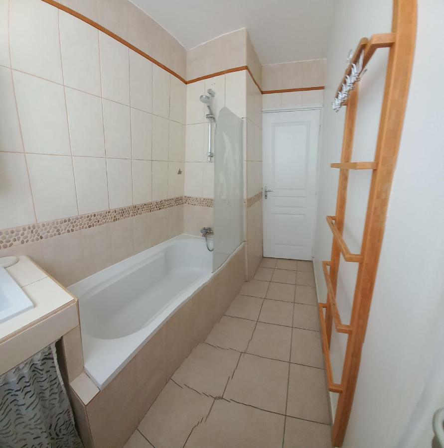 "L'Hippocampe", Climatise, 60 M2 , 2 Chambres, Tres Calme, Plage Des Sablettes Et Commerces A 3 Minutes A Pied, Wifi, Parking Gratuit, Lit King Size Ла-Сейн-сюр-Мер Экстерьер фото