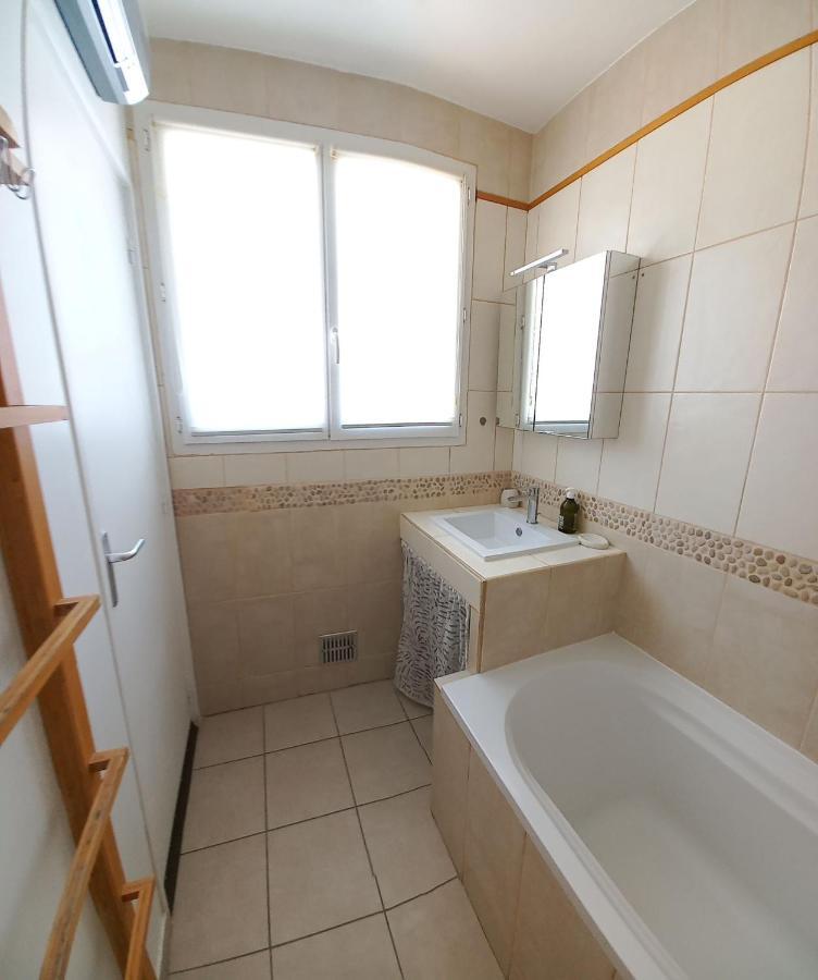 "L'Hippocampe", Climatise, 60 M2 , 2 Chambres, Tres Calme, Plage Des Sablettes Et Commerces A 3 Minutes A Pied, Wifi, Parking Gratuit, Lit King Size Ла-Сейн-сюр-Мер Экстерьер фото